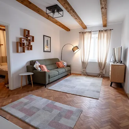 Middle Appartement *
